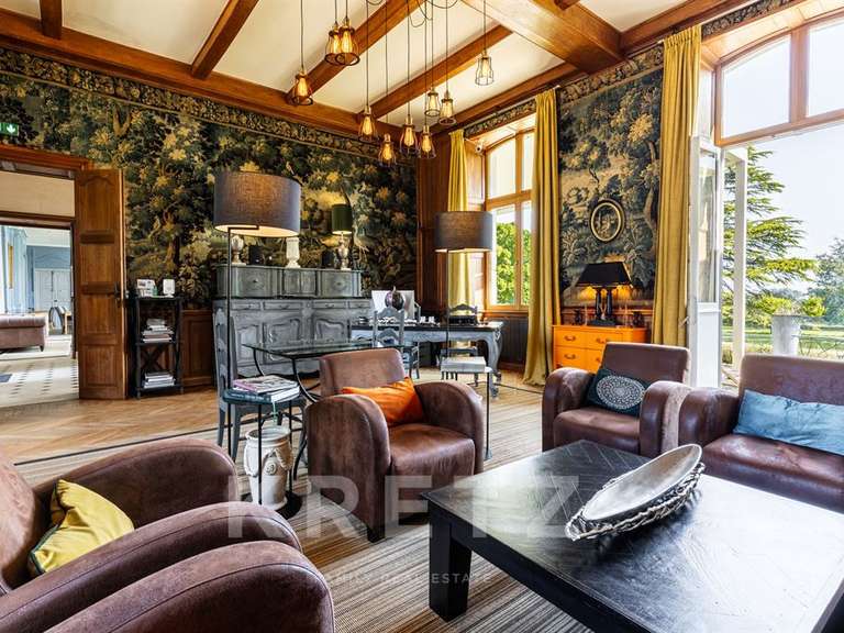 Château Royan - 11 chambres - 980m²