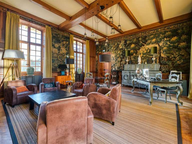 Castle Royan - 11 bedrooms - 980m²