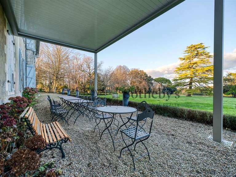 Castle Royan - 11 bedrooms - 980m²