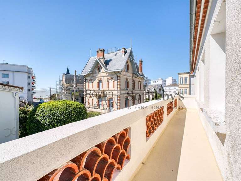House Royan - 6 bedrooms - 201m²