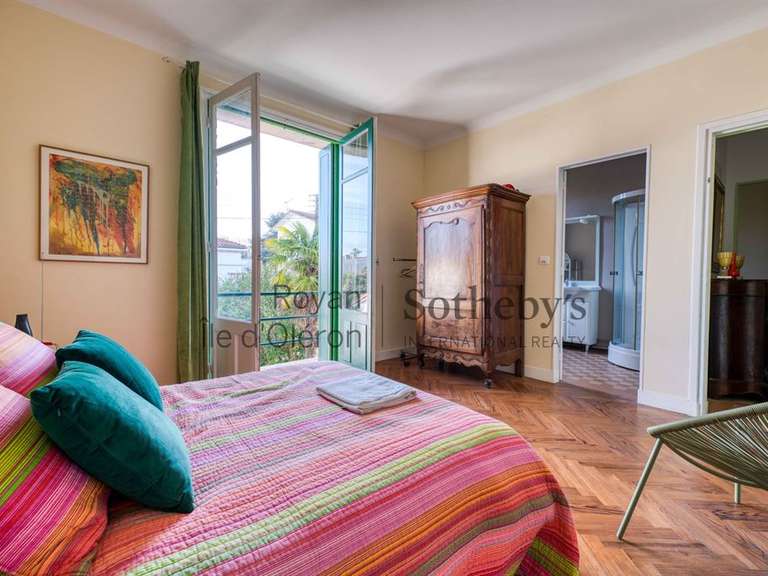 House Royan - 6 bedrooms - 333m²