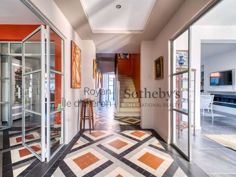 House Royan - 6 bedrooms - 333m²