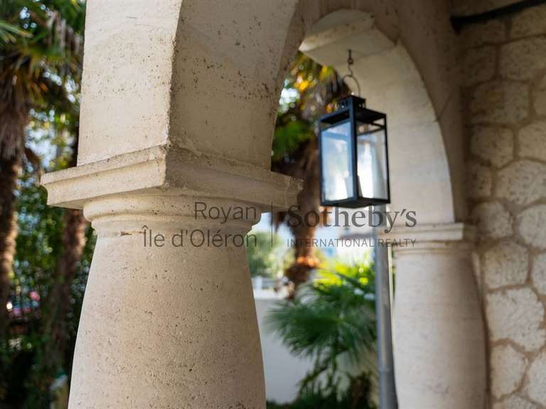 House Royan - 6 bedrooms - 333m²