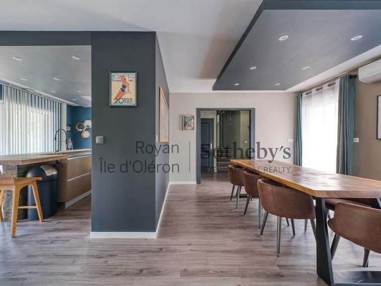 House Royan - 4 bedrooms - 240m²