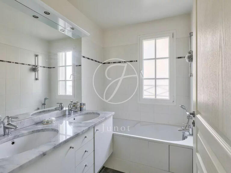Appartement Rueil-Malmaison - 3 chambres - 119m²