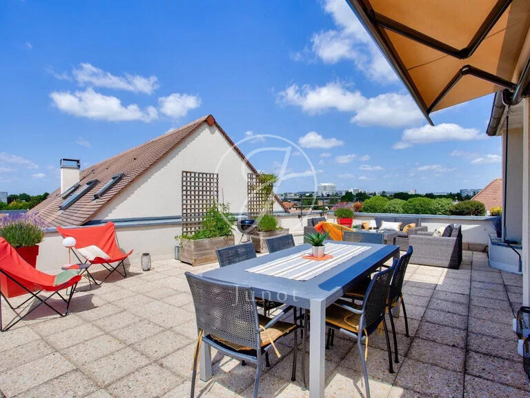 Apartment Rueil-Malmaison - 3 bedrooms - 173m²