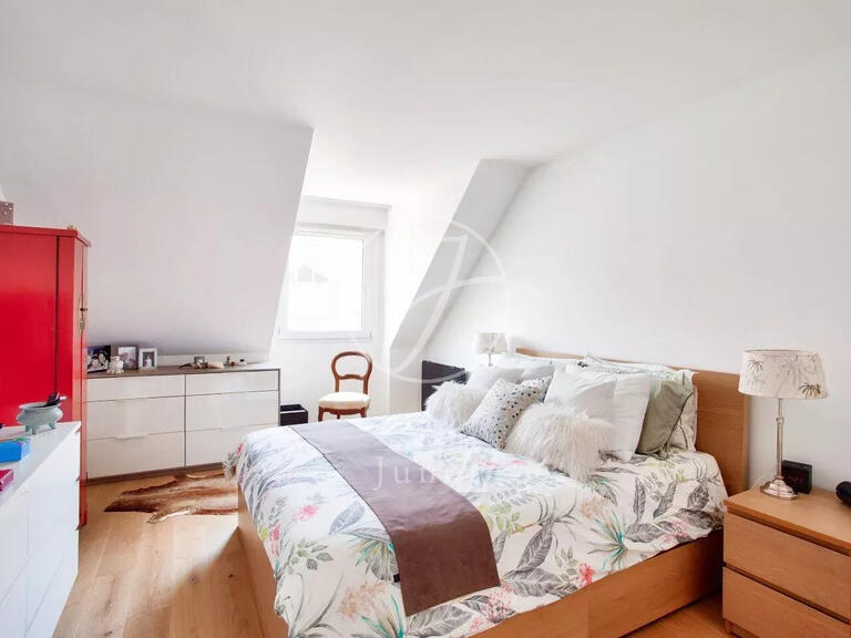 Apartment Rueil-Malmaison - 3 bedrooms - 173m²