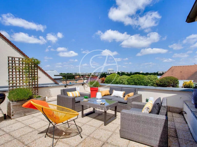 Apartment Rueil-Malmaison - 3 bedrooms - 173m²