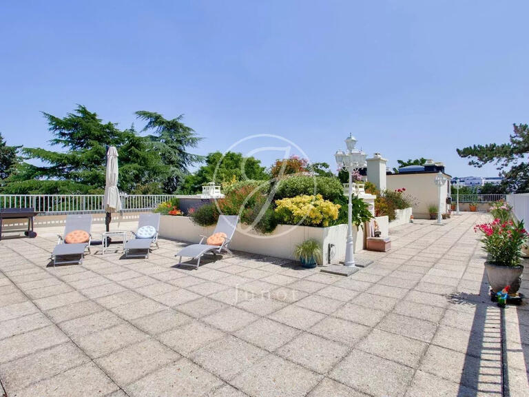 Appartement Rueil-Malmaison - 2 chambres - 141m²