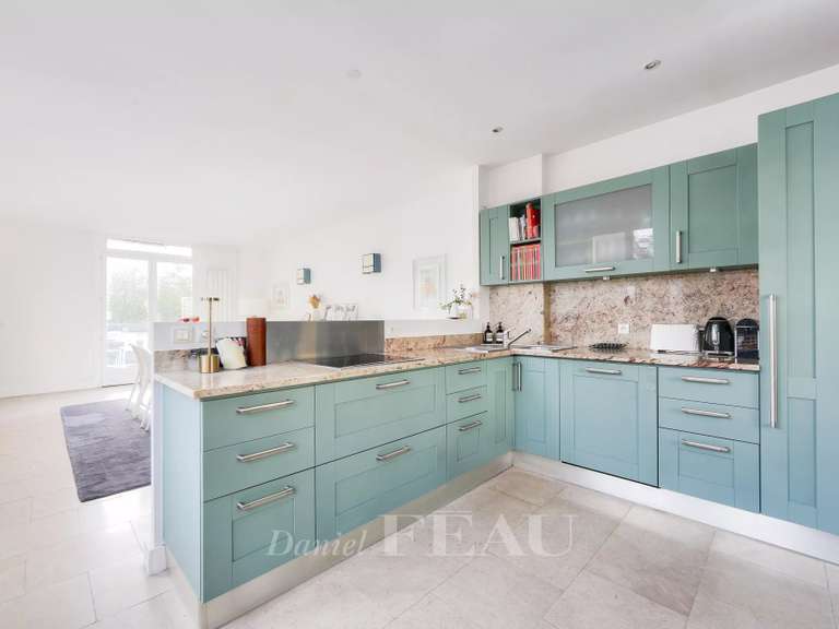 Apartment Rueil-Malmaison - 3 bedrooms - 172m²