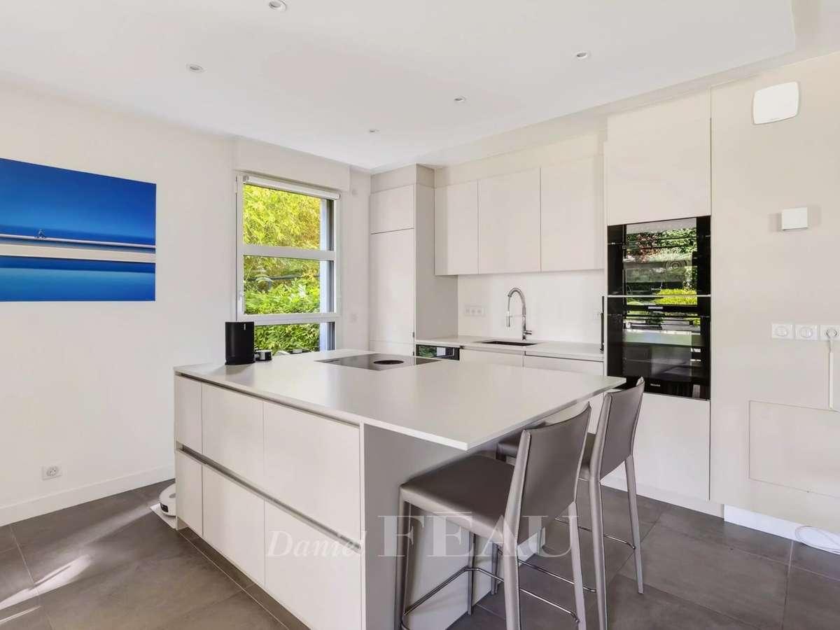 Apartment Rueil-Malmaison