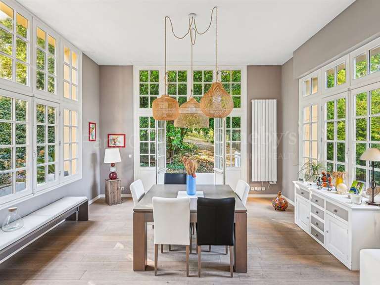 Maison Rueil-Malmaison - 6 chambres - 452m²