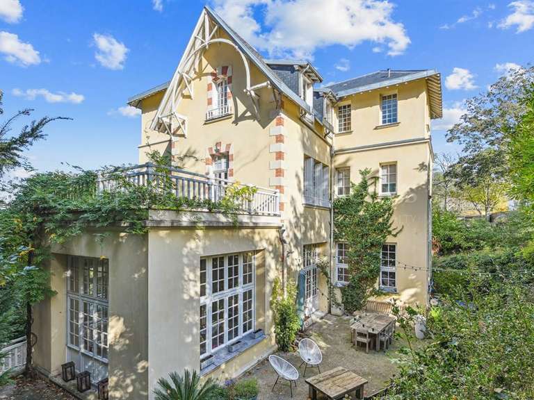 Maison Rueil-Malmaison - 6 chambres - 452m²