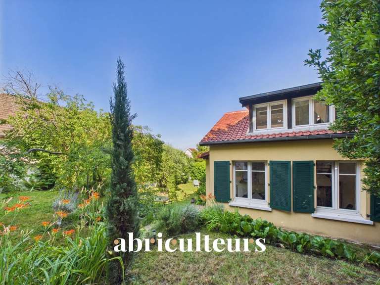 House Rueil-Malmaison - 3 bedrooms - 161m²