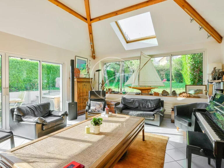 House Rueil-Malmaison - 4 bedrooms - 250m²