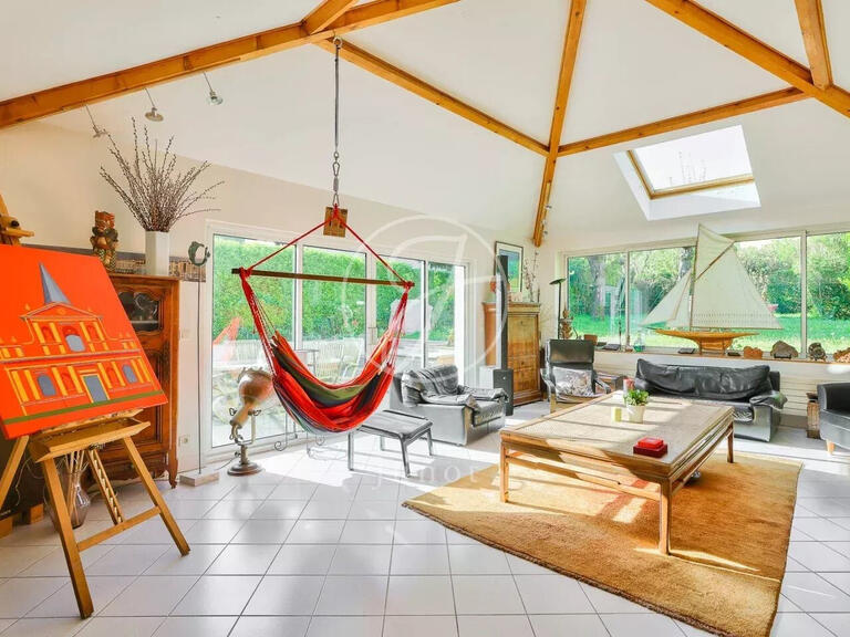 House Rueil-Malmaison - 4 bedrooms - 250m²