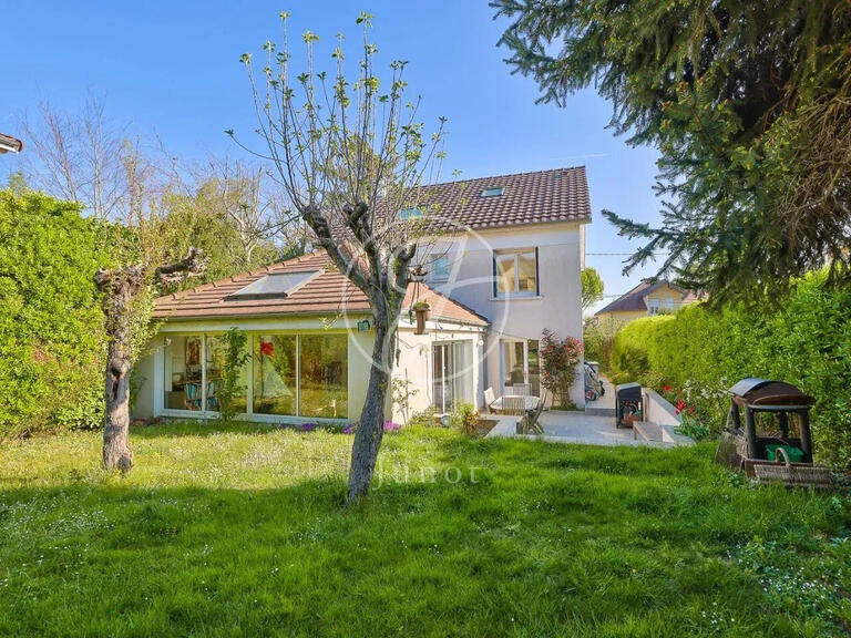 House Rueil-Malmaison - 4 bedrooms - 250m²