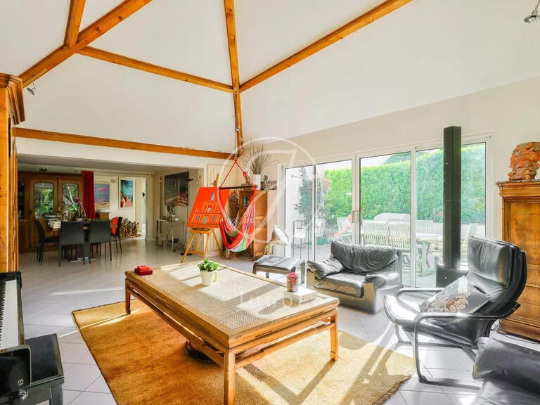 House Rueil-Malmaison - 4 bedrooms - 250m²