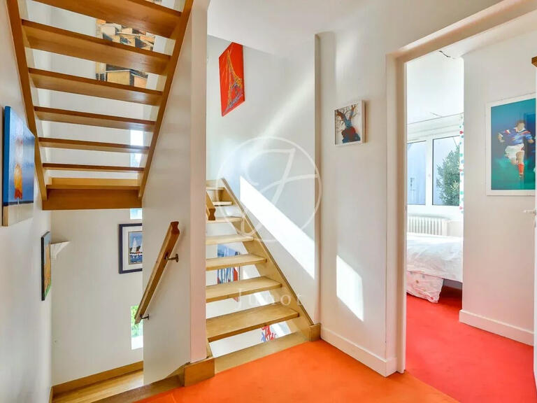House Rueil-Malmaison - 4 bedrooms - 250m²