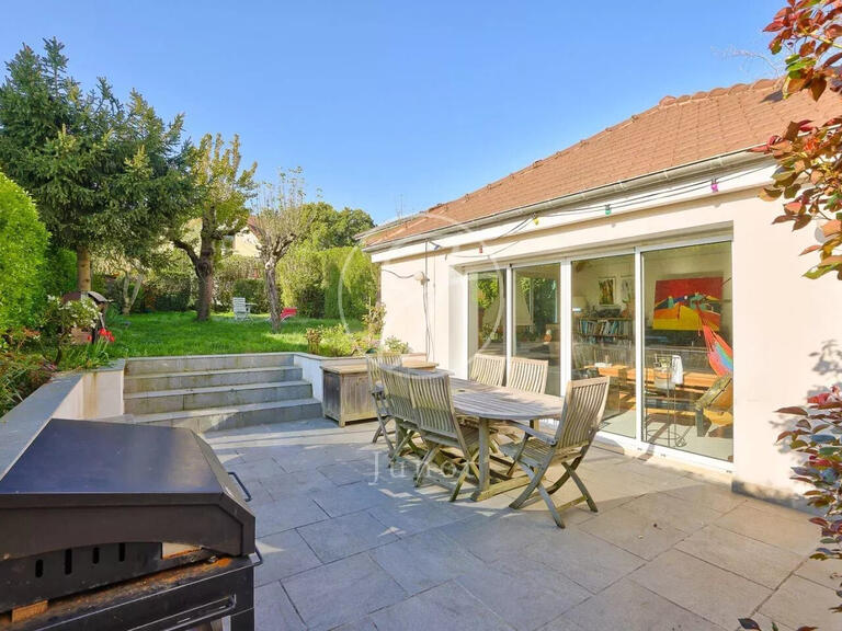 House Rueil-Malmaison - 4 bedrooms - 250m²