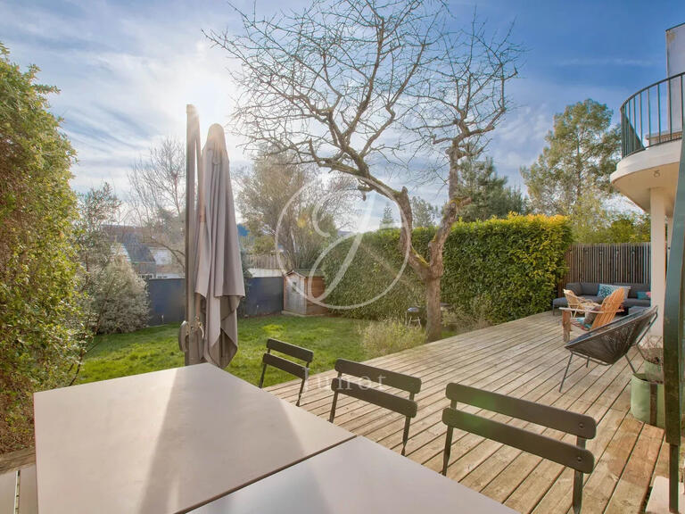 House Rueil-Malmaison - 4 bedrooms - 153m²