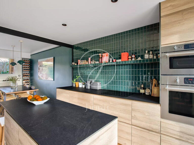 House Rueil-Malmaison - 4 bedrooms - 153m²
