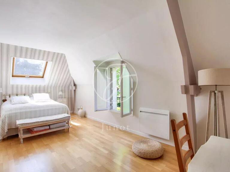House Rueil-Malmaison - 5 bedrooms - 188m²