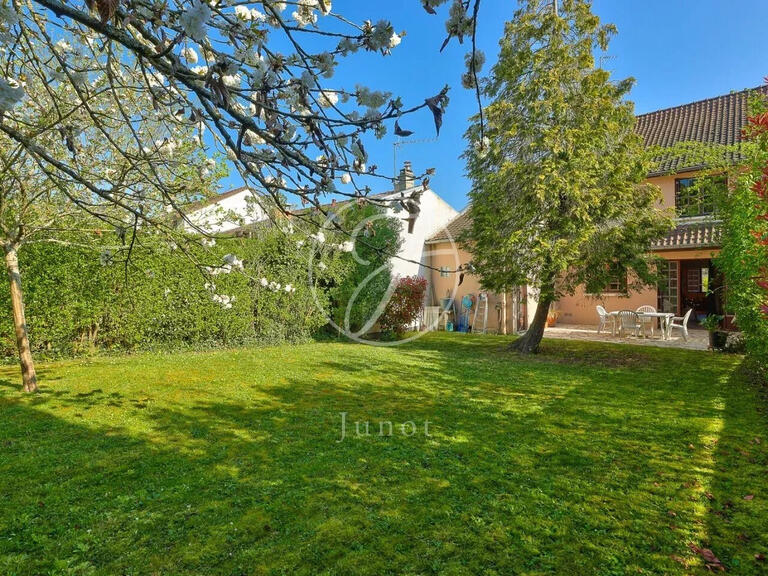 House Rueil-Malmaison - 4 bedrooms - 160m²