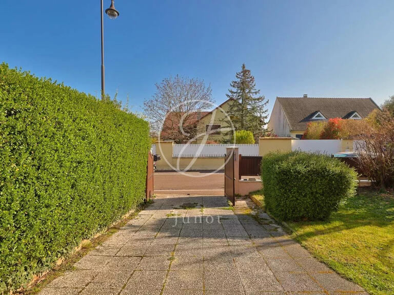 House Rueil-Malmaison - 4 bedrooms - 160m²