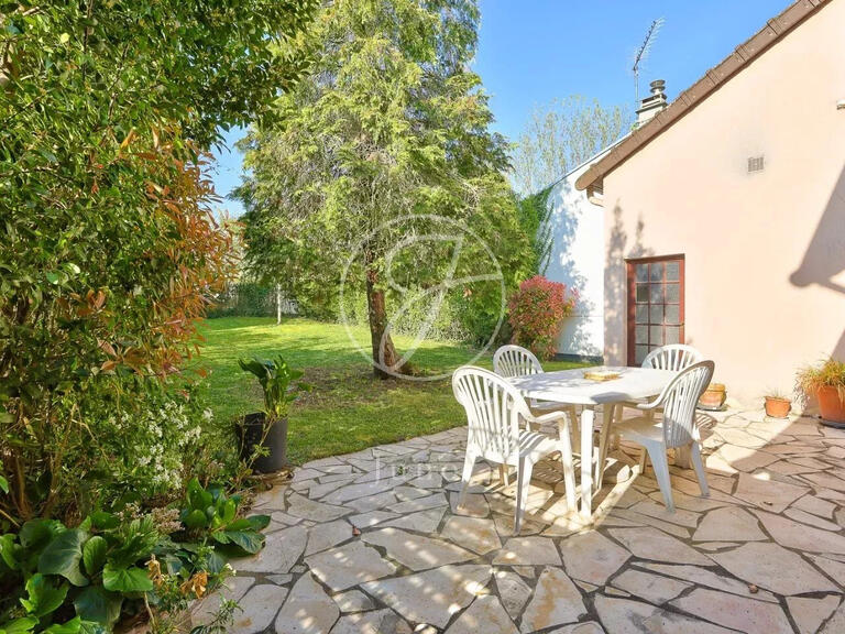 House Rueil-Malmaison - 4 bedrooms - 160m²