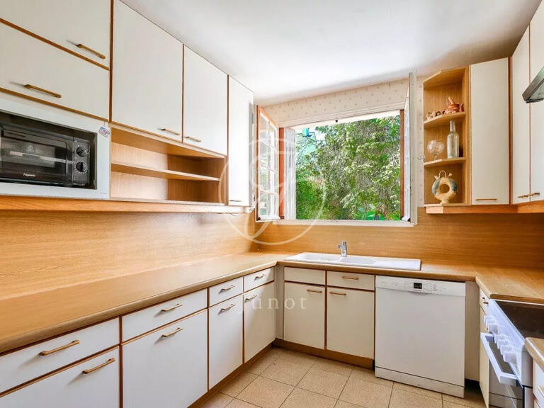 House Rueil-Malmaison - 4 bedrooms - 160m²