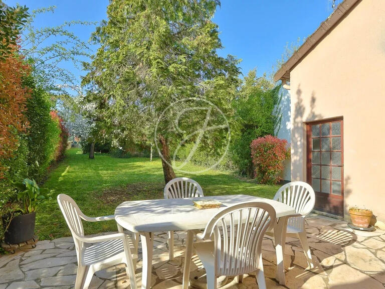 House Rueil-Malmaison - 4 bedrooms - 160m²