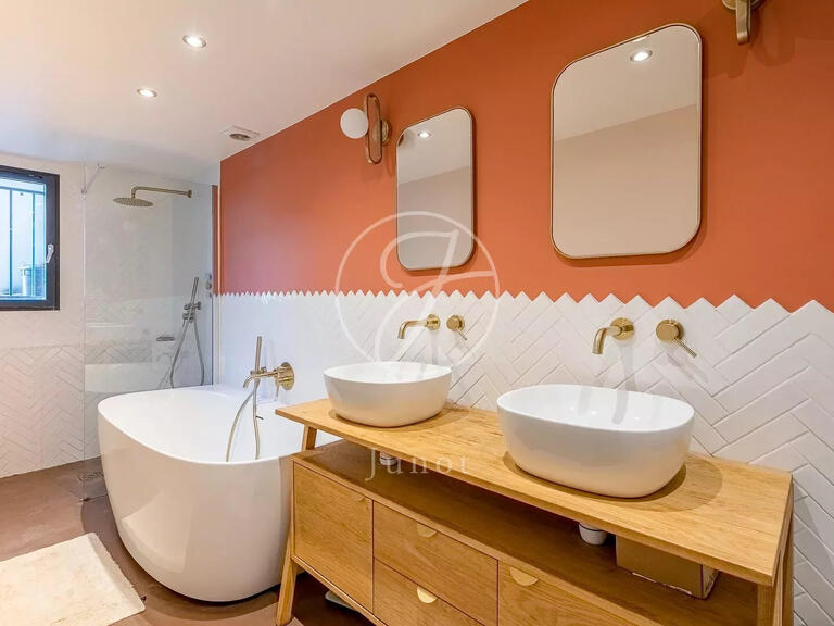 House Rueil-Malmaison - 4 bedrooms - 180m²