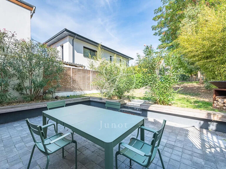House Rueil-Malmaison - 4 bedrooms - 180m²