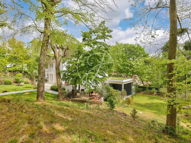 House Rueil-Malmaison - 4 bedrooms - 410m²