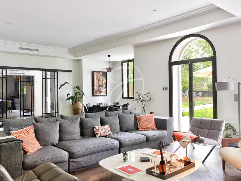 House Rueil-Malmaison - 4 bedrooms - 410m²