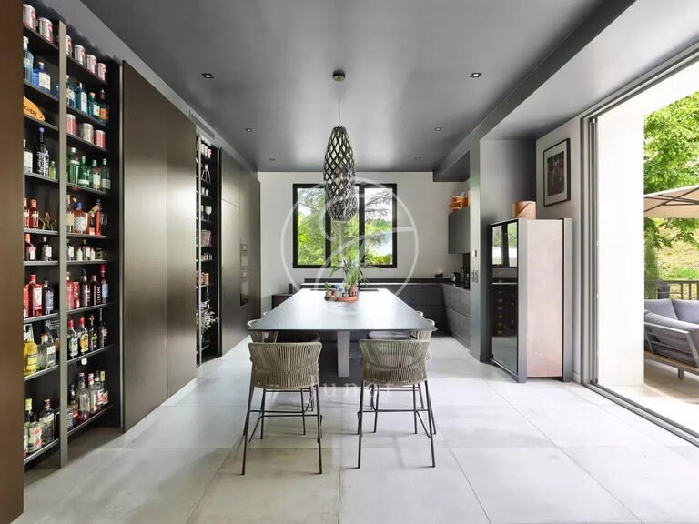 House Rueil-Malmaison - 4 bedrooms - 410m²
