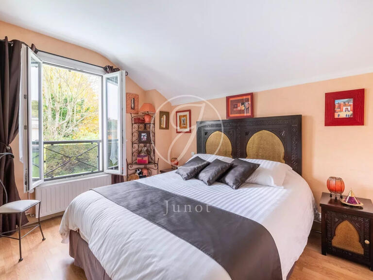 Maison Rueil-Malmaison - 3 chambres - 145m²