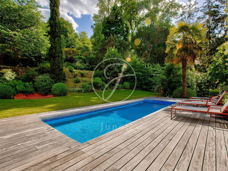 House Rueil-Malmaison - 4 bedrooms - 486m²