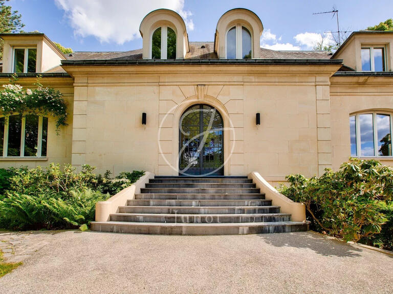 House Rueil-Malmaison - 4 bedrooms - 486m²