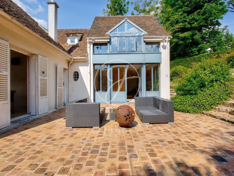 House Rueil-Malmaison - 4 bedrooms - 215m²