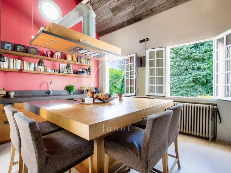 House Rueil-Malmaison - 4 bedrooms - 215m²