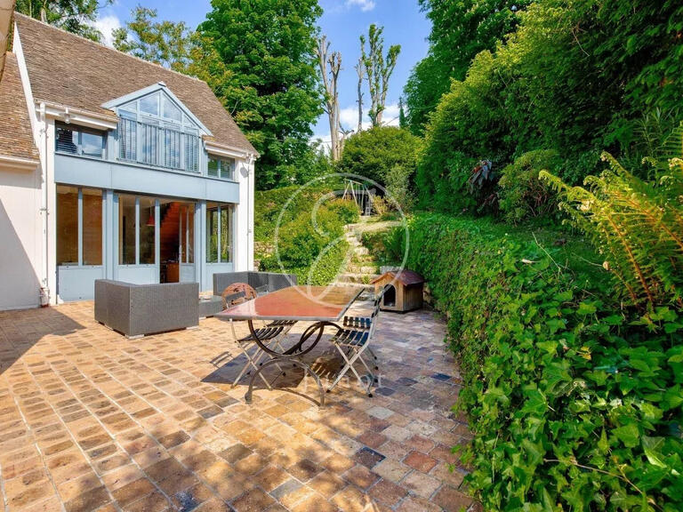 House Rueil-Malmaison - 4 bedrooms - 215m²