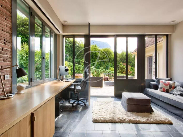 House Rueil-Malmaison - 4 bedrooms - 215m²