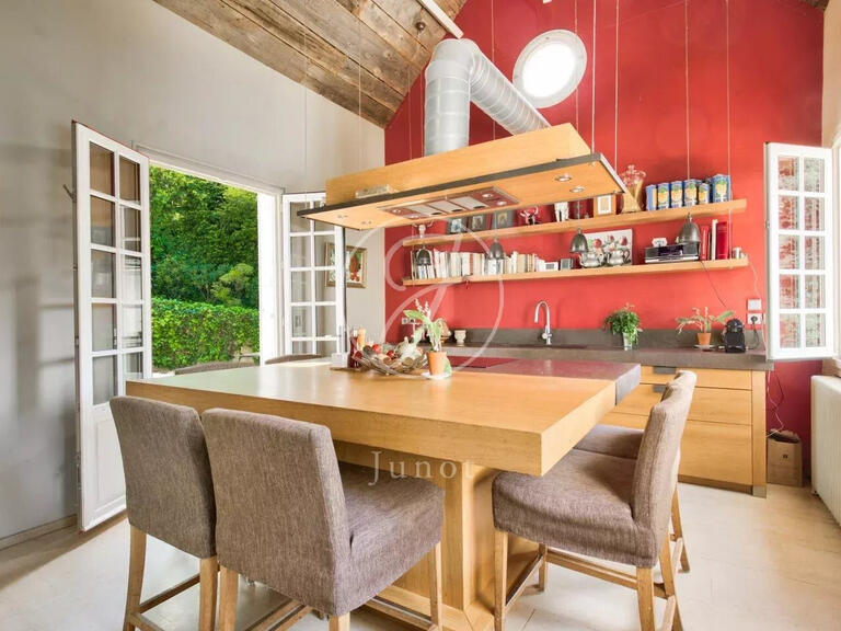 House Rueil-Malmaison - 4 bedrooms - 215m²