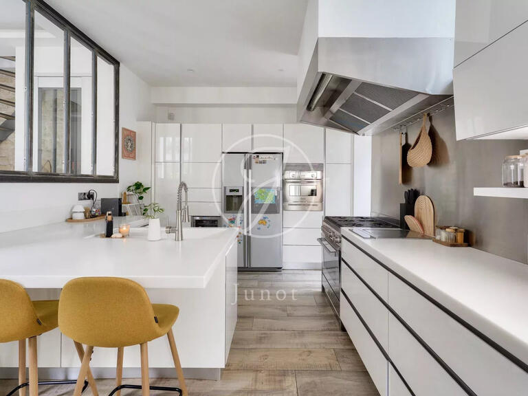Maison Rueil-Malmaison - 5 chambres - 228m²