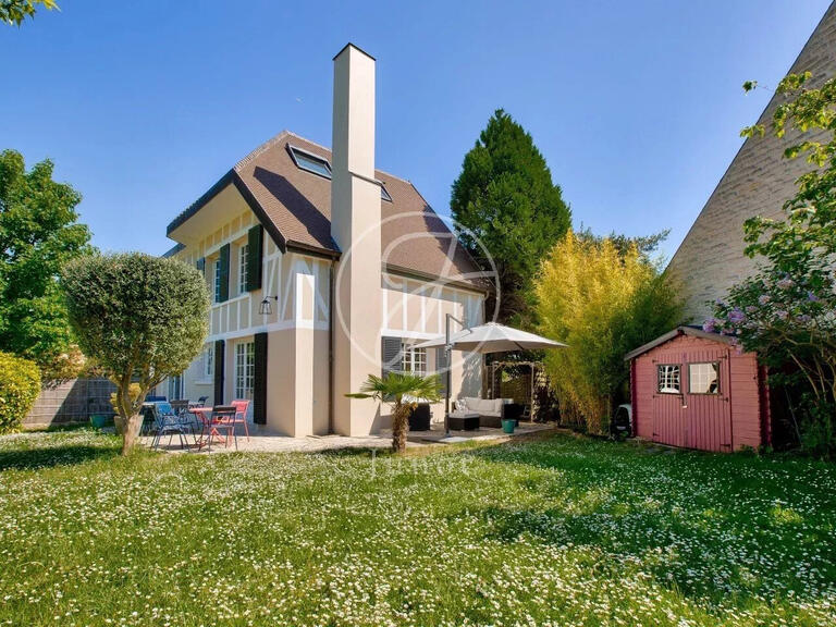Maison Rueil-Malmaison - 5 chambres - 160m²