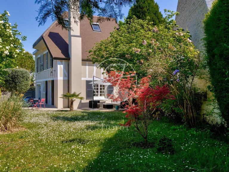 Maison Rueil-Malmaison - 5 chambres - 160m²