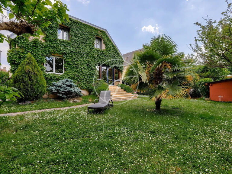 House Rueil-Malmaison - 3 bedrooms - 220m²