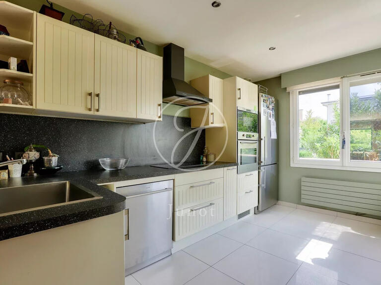 Maison Rueil-Malmaison - 3 chambres - 220m²